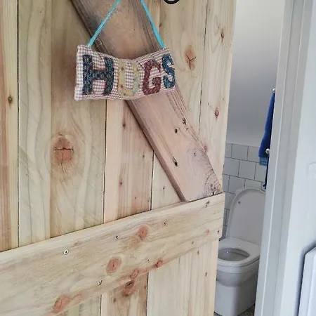 Mchugh's Loft בית הארחה